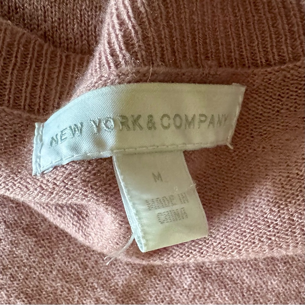 NY&Co Lavender V-Neck Knit Cardigan w/ Floral Appliqué Details Women's sz Medium - Picture 6 of 7
